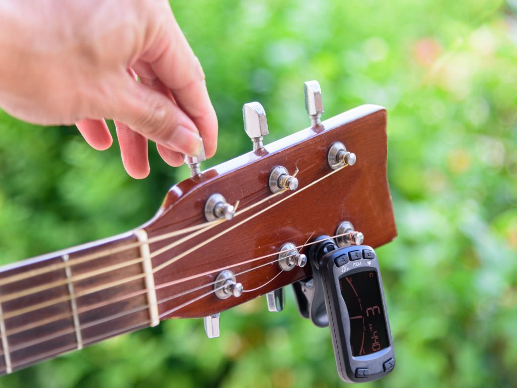 How to tune your guitar